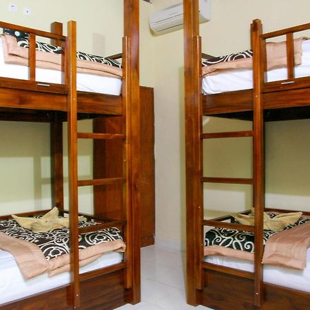 Medal Jaya Hostel & Room Nusa Lembongan  Ngoại thất bức ảnh
